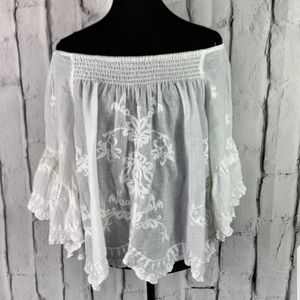 Sattire white off the shoulder belle sleeve top